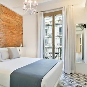 uma-suites-sagrada-familia.catalonia-hotels.com/